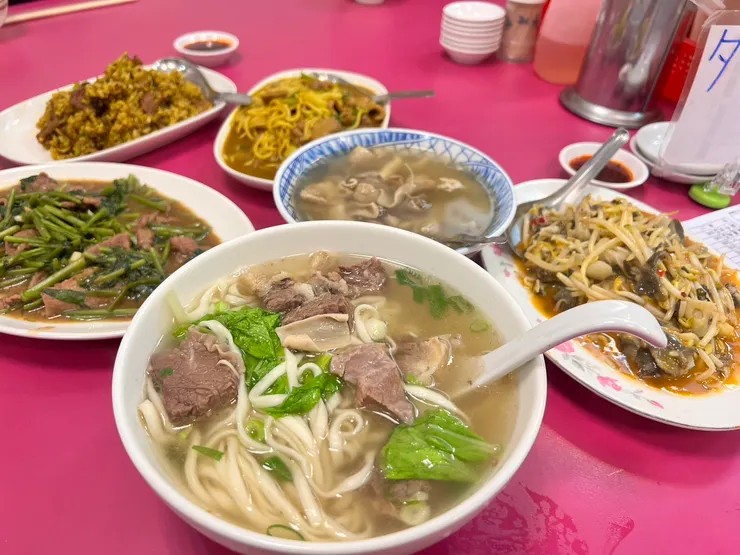 店內美味的牛肉佳餚❣