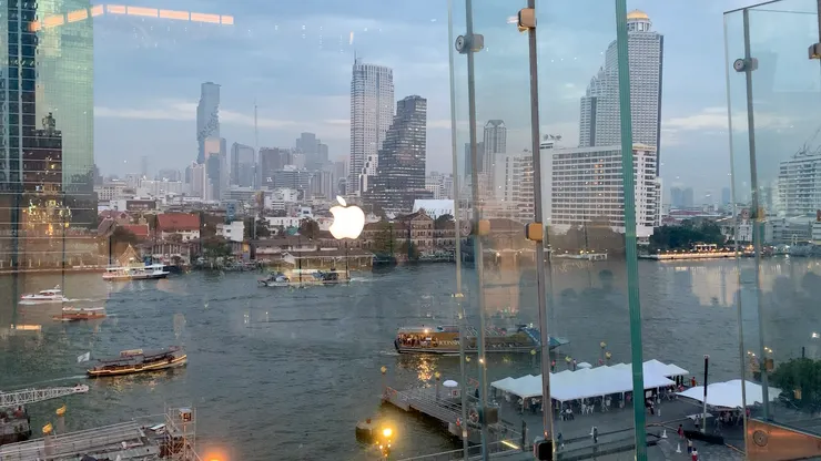 在Icon Siam露天觀景台，欣賞曼谷的城市天際線