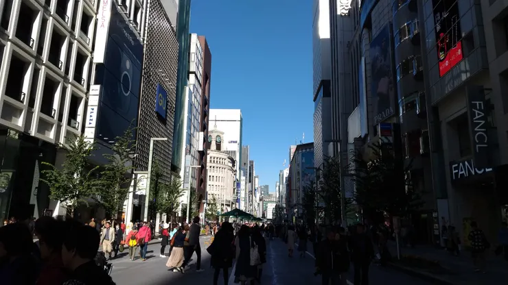 東京的天際線總是熱鬧非凡(拍攝於銀座)