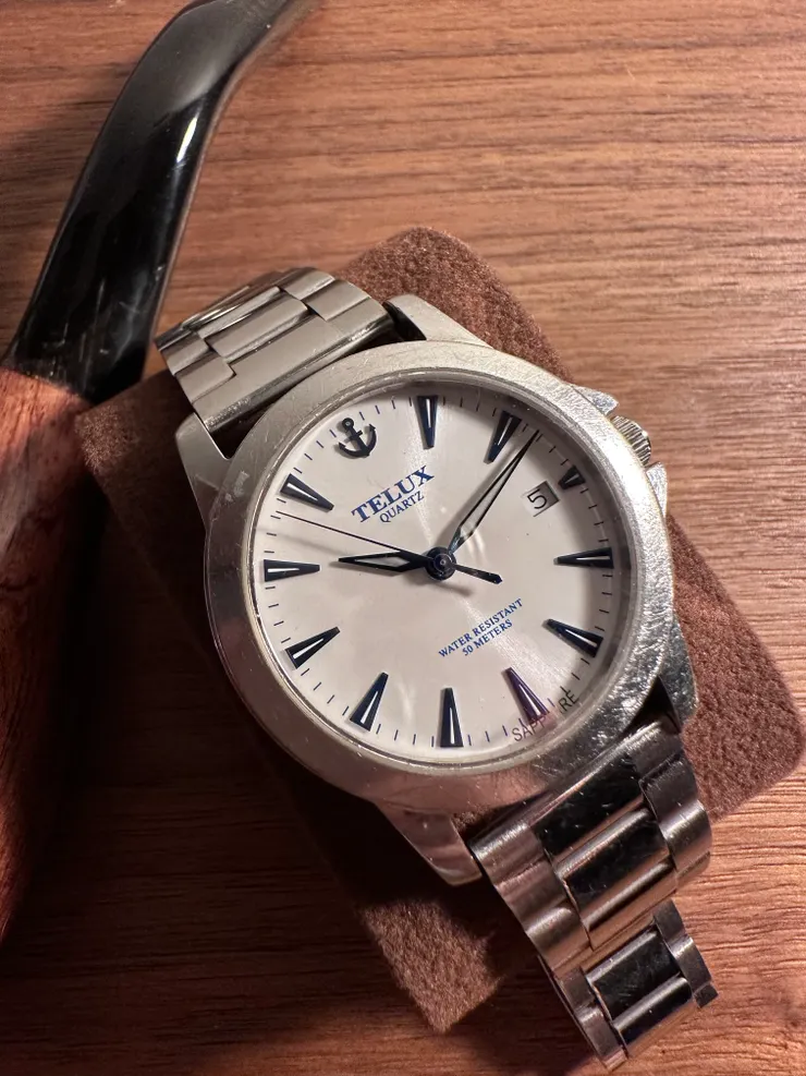 少數還能作動的鐵力士石英錶