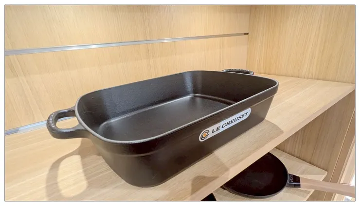 在歌劇院附近發現一家LE CREUSET鍋具專賣店