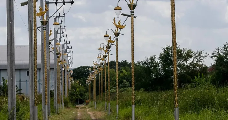 設置在此地的路燈？