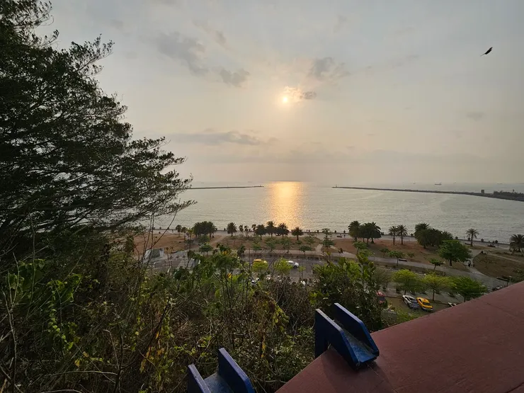 西子灣的海-每次去高雄都會去的地方