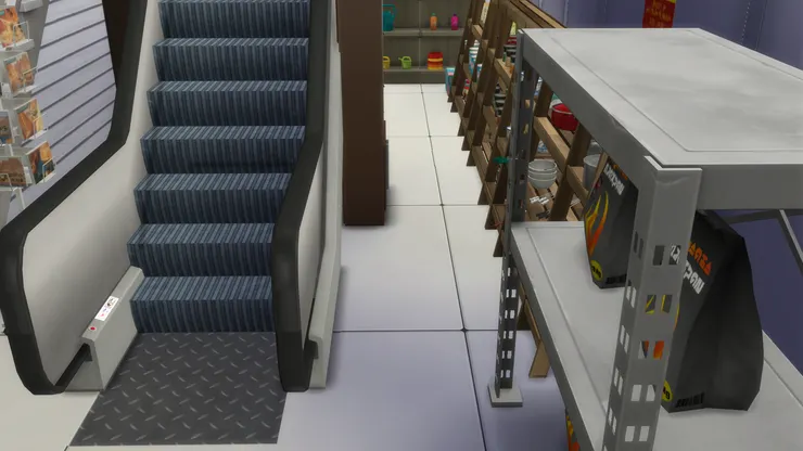 現實中沒有這條走道和這排貨架，但我不想畫到太細小。