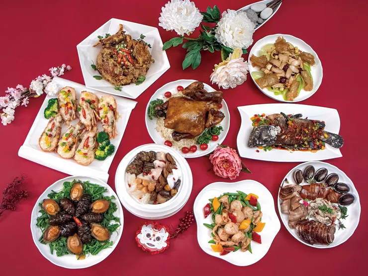 ▲歐華酒店常溫外帶年菜適合一家六口享用，年菜熱騰騰直接上桌，省時又省力，免去冗長準備年菜的時間