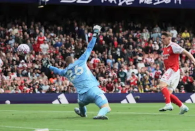 約基里斯撞射破網助阿仙奴領先2:0