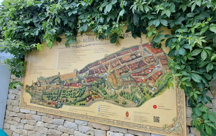 城堡地區地圖..這裡有住民商戶,民居是古蹟保護區..