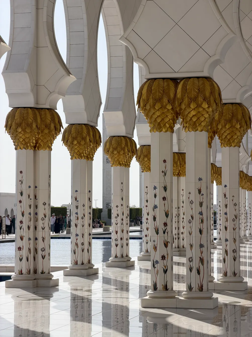 幻想環遊世界的女子