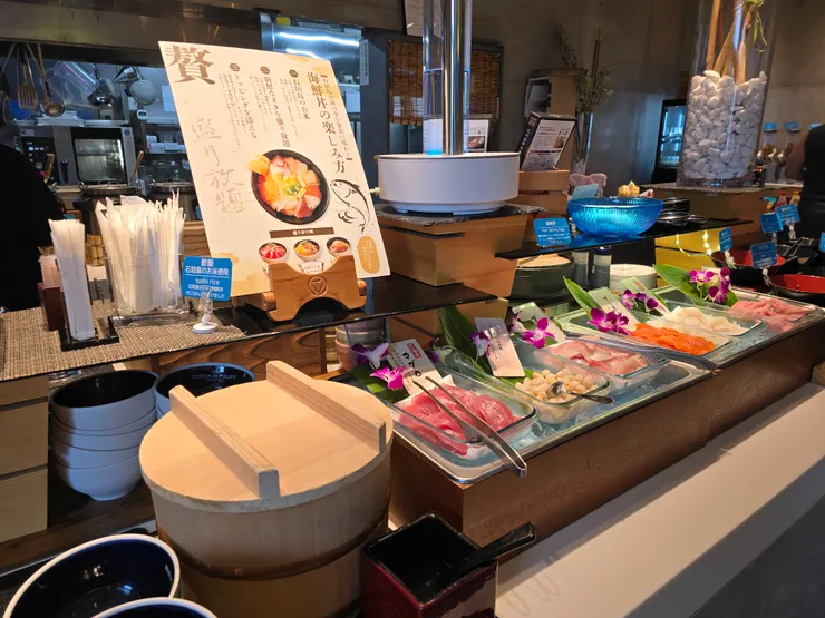 各種生魚片、干貝、山藥泥等，精緻好吃！