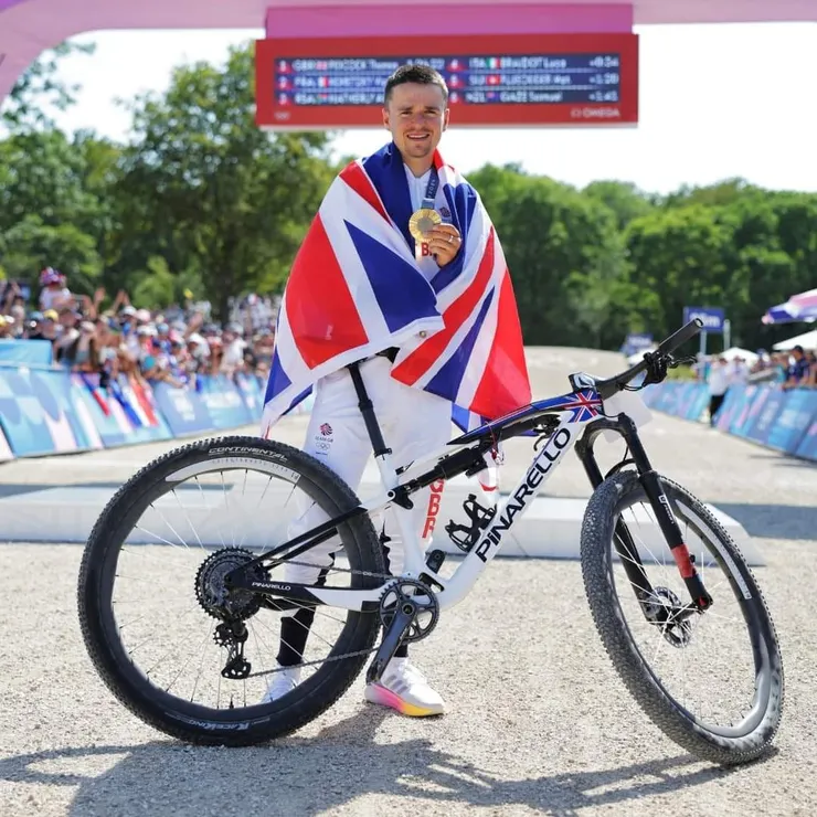 Tom Pidcock與他的愛駒