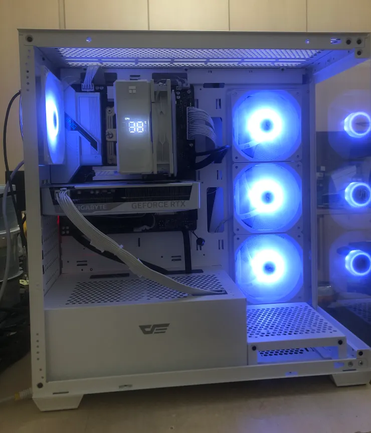 點亮後的側面。