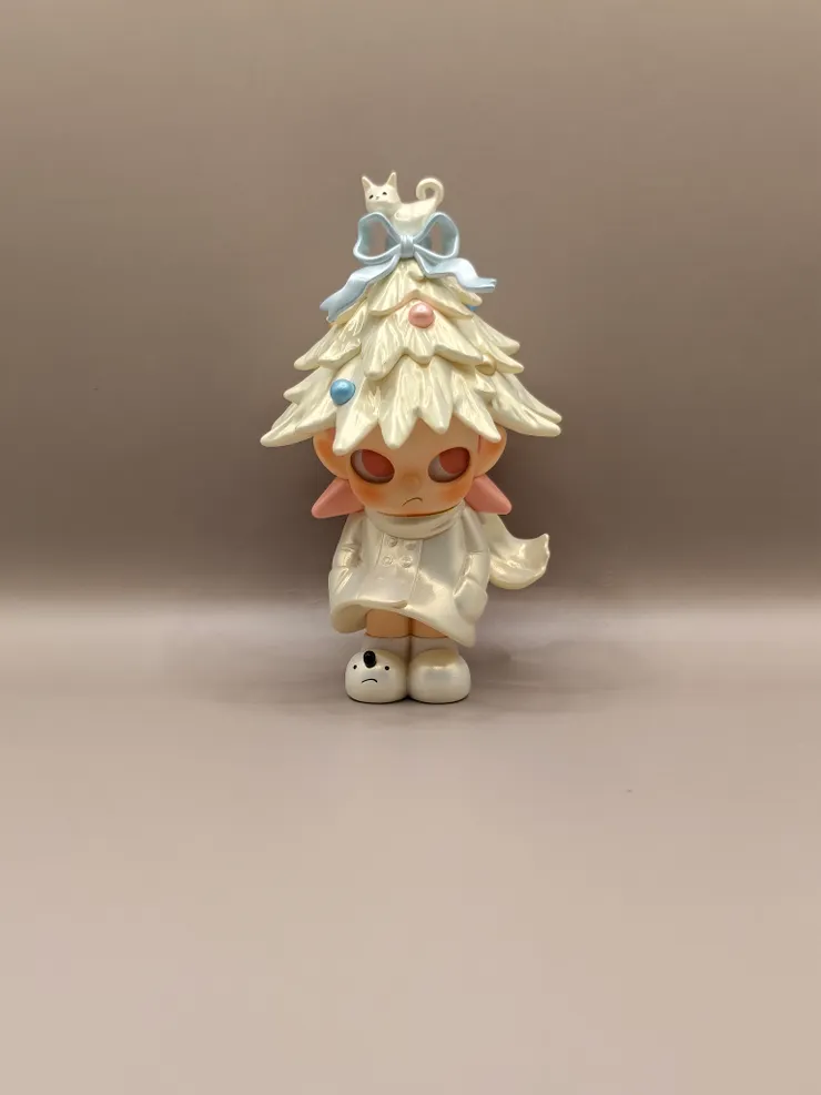 Zsiga《THE WINTER OF GIFTS》一顆小杉樹 Snow Cedar