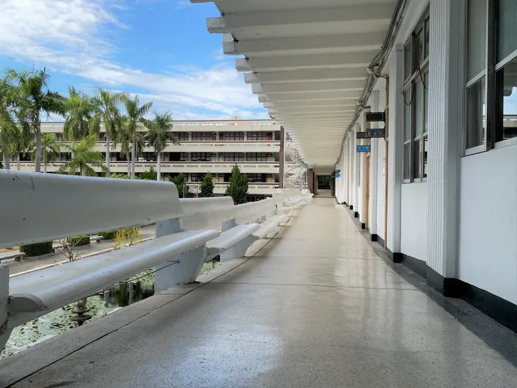 走廊側邊的座椅也很舒服