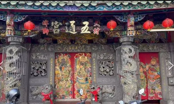 龍柱及浮雕工藝精湛（圖片截圖於網路）