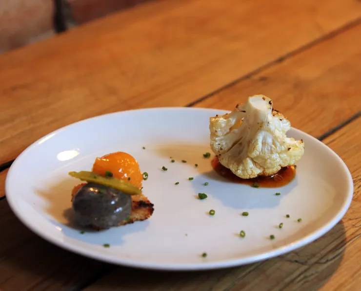 烤農場白花、蛋黃與洋蔥