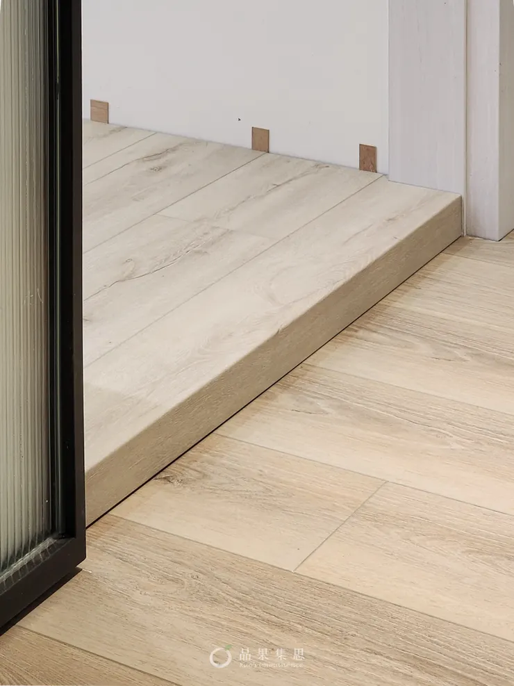 一體凹折工法：架高區應用