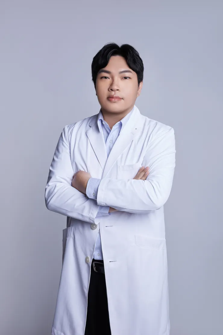 樹林現代腸胃科診所 - 曾亮瑋醫師,腸胃健康的專業守護者