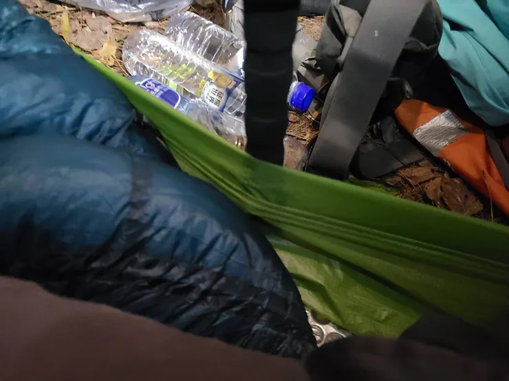 嘗試了澡盆地布,雨大、蟲也不容易進來