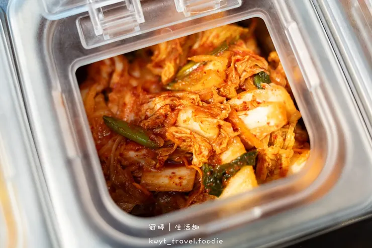 [安平平通路美食]庫霸豬肉湯飯，隱身平通路的道地馬鈴薯龍骨湯，道地韓式小菜無限量供應，安平午餐晚餐推薦，最新菜單