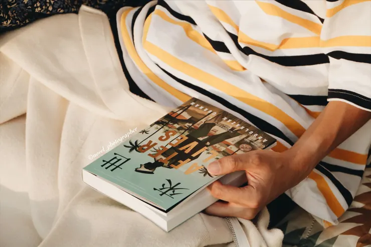 潮浪文化《來世》書影。/攝影：蝦那