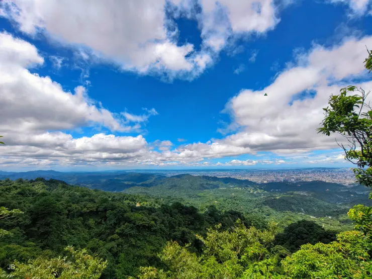 【我且偷閒登高暫離污瘴洗滌心靈！退休後能的話每週一、三、五大坑登高去。】