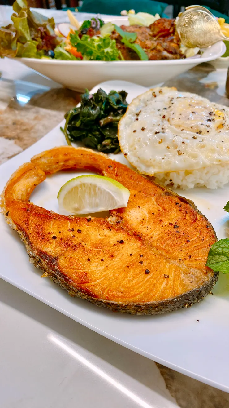 鮭魚也可以搭配飯