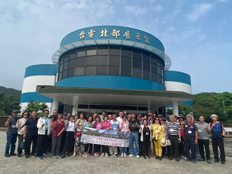 【北部展示館見證核能興衰!依例先來個大合照。】