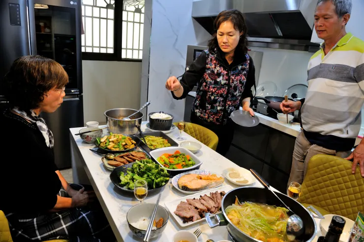 2022/2/27設計師請我們參觀她家並請吃飯。