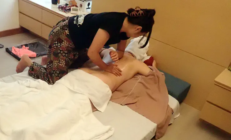 台北泰式按摩推薦【花廂鳥語】精油按摩，五行精油│泰式按摩推薦（預約制）