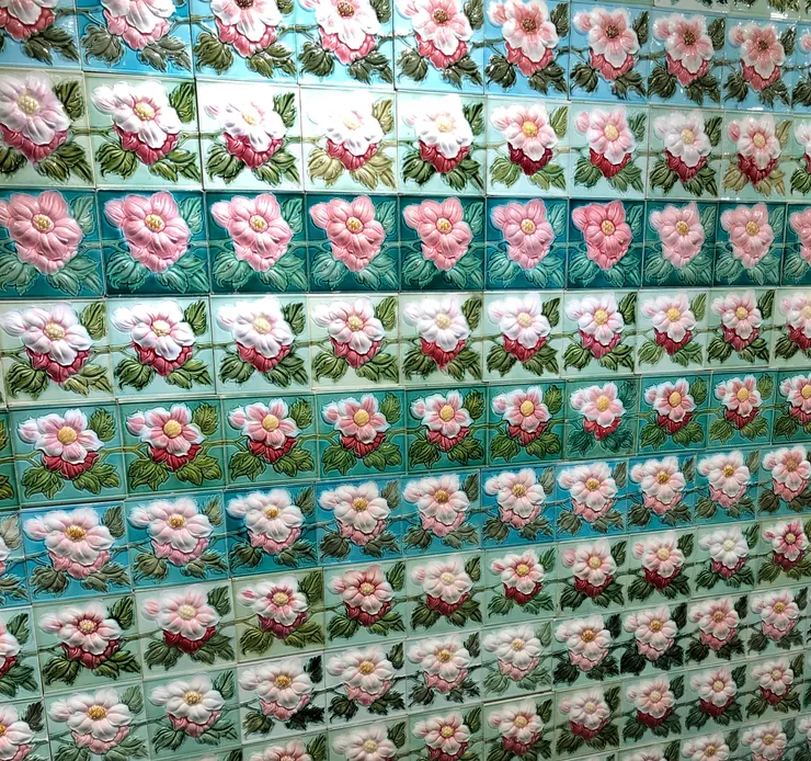 花磚牆 - 作者攝於台灣花磚台南推廣店 ( 2020 年 6 月)