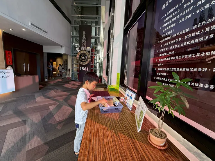 館內無障礙，也提供特色印章讓孩子蒐集。