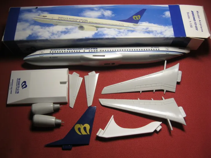 這是型男機長瘋狂詹姆士也曾經飛過的華信航空波音B737-800型客機!