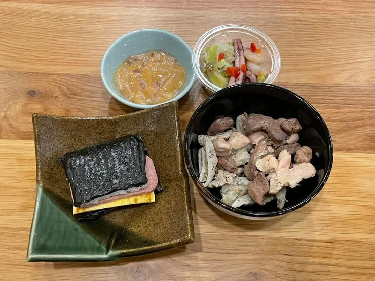 因為一盤微波小菜而展開了奇妙的緣分,圖為當事小菜XD