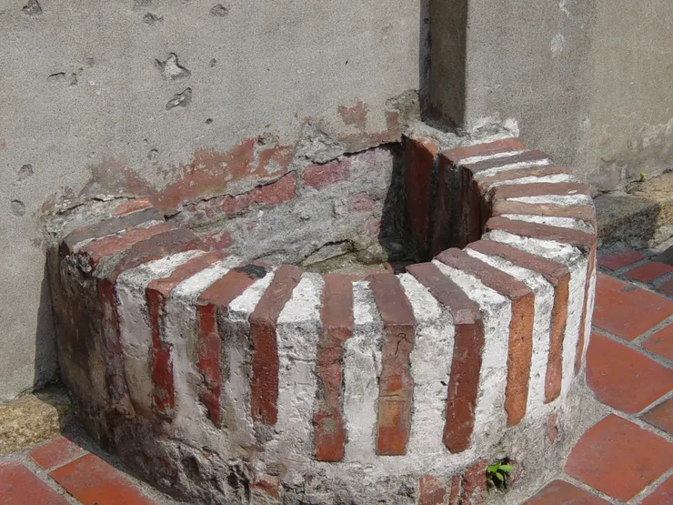 半邊井 圖片來自網路