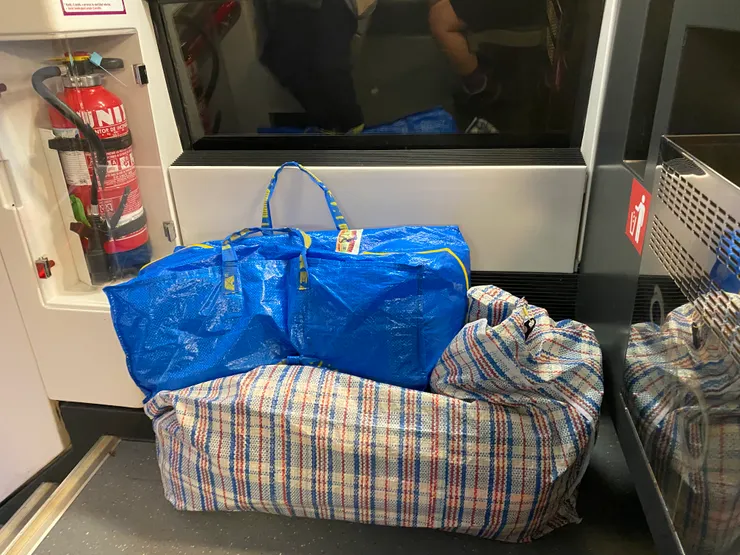 搭上車就安心了