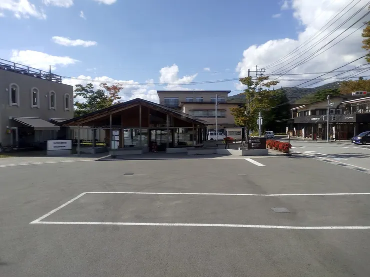 平野村巴士站 出門必經之地