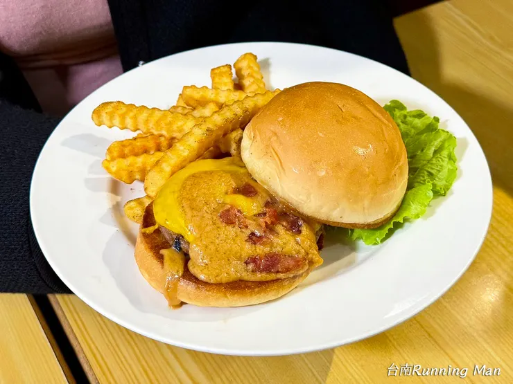 高雄美式餐廳早午餐食記分享!米奇諾美式餐廳讓我一秒飛出國,享