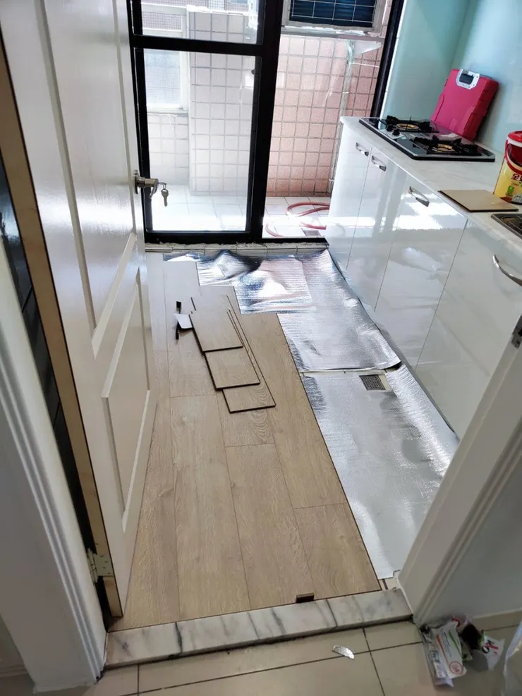 台中木地板推薦【佳翔木地板】木地板鋪設開箱│溫暖好踩超耐磨地