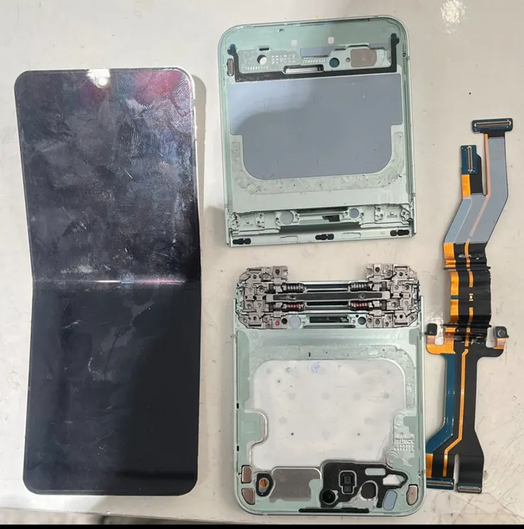 Z flip6 轉軸維修