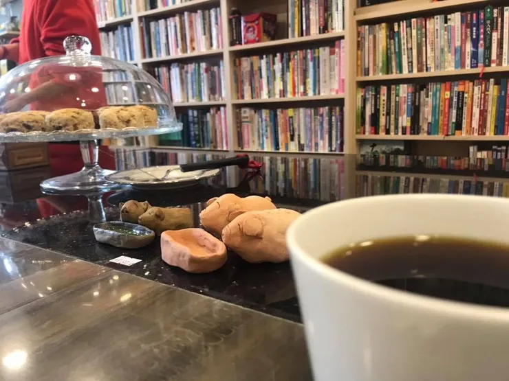 雖然「我在二手書店」已經歇業，但至少曾經在我心中，而我曾經在「我在」