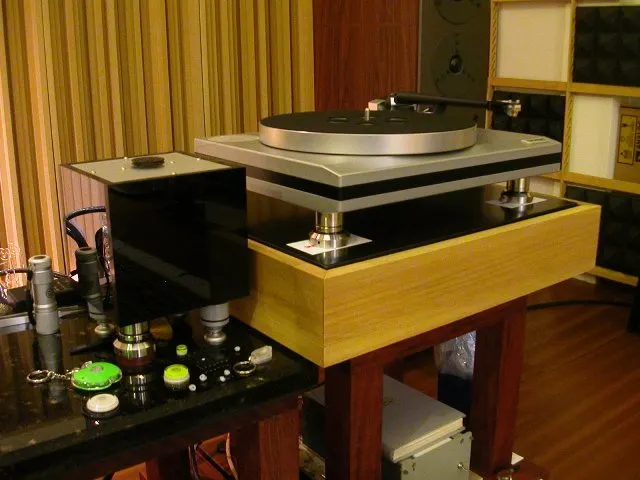 壓克力製的馬達基座