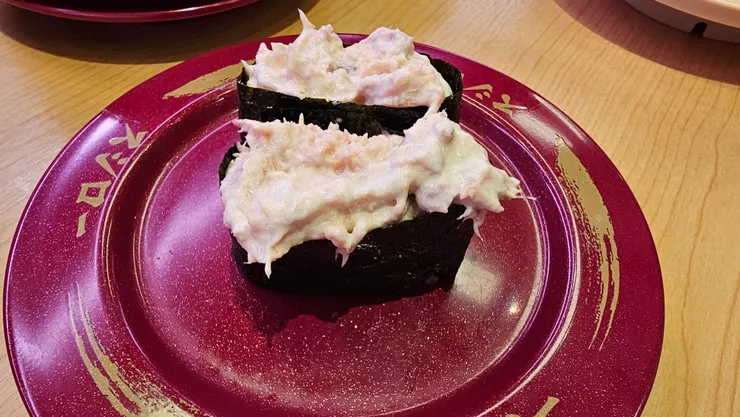 這是鮪魚沙拉握壽司!我超愛吃鮪魚!