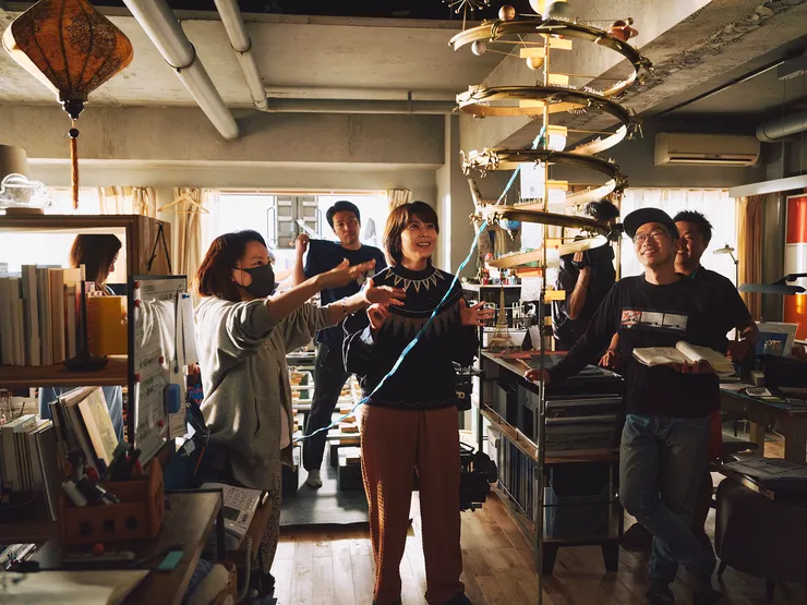 松隆子與坂元裕二合作無間，跟塚原導演卻是首次合作