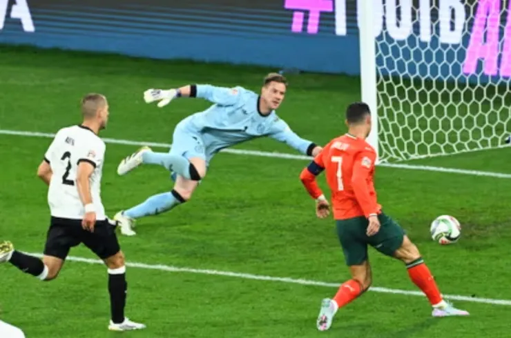 C.朗拿度撞射破網助萄葡萄牙反勝2:1