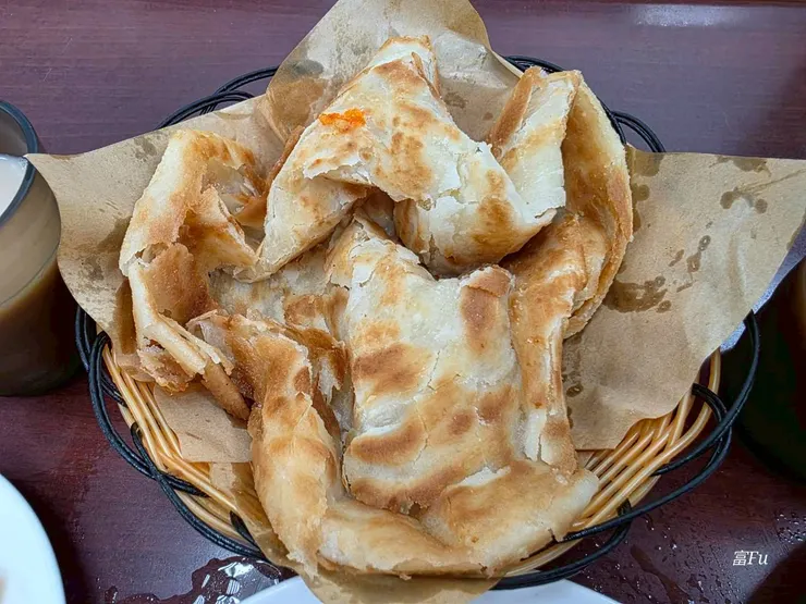 最後來一份甜烙餅,淡淡甜味,麵粉香氣足,邊聊天邊吃,像零嘴一樣。