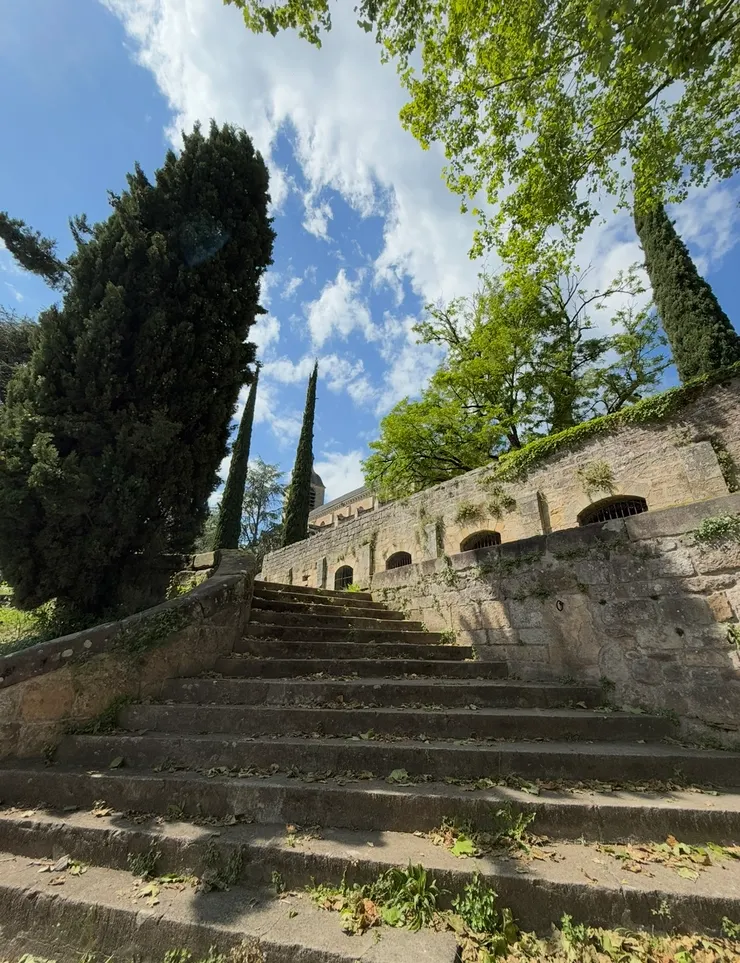 第一次來這裡的時候是個天氣陰暗的日子，這一次再來，是一個好天氣