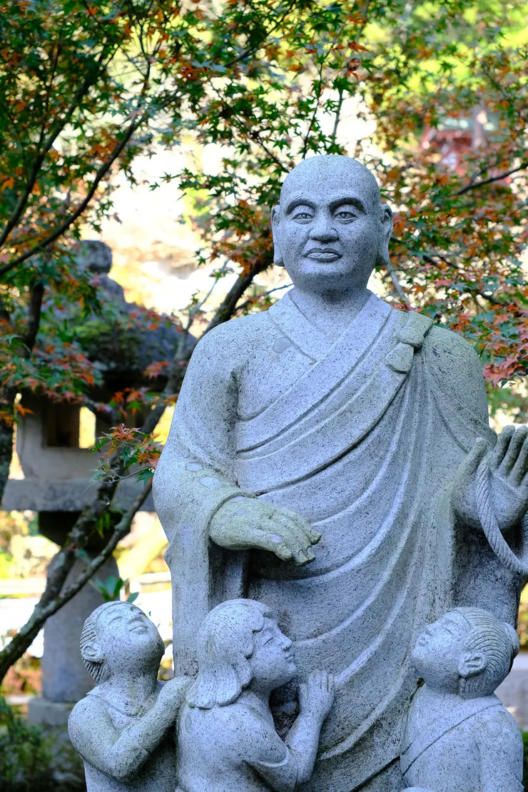  這人是誰我還真沒查到