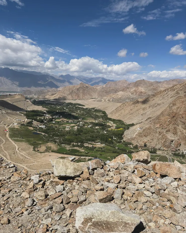 從公路上眺望列城