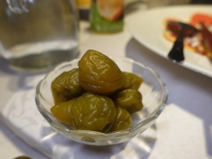 這個醃梅子是一代的老闆娘手作，超級好吃阿！