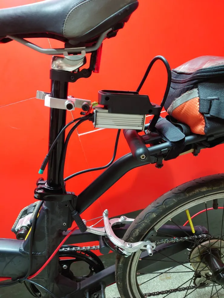 將座管重新固定於車架上